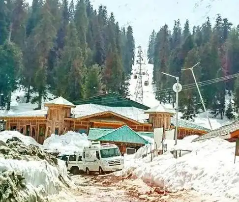 Gulmarg Kashmir travel photo - Sunshine Travels