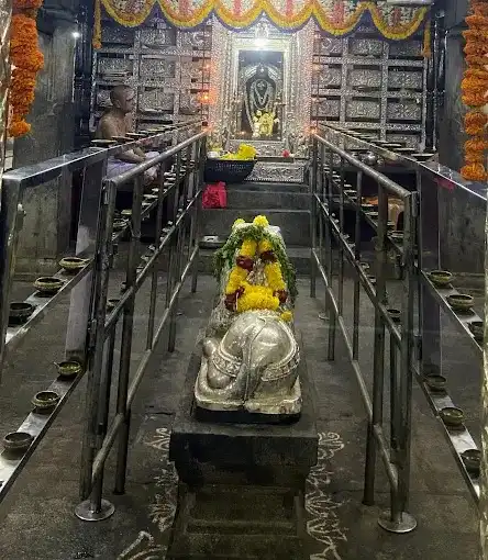 Temple and cultural heritage travel photo in India - Sunshine Travels
